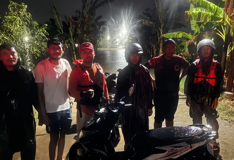 Hujan Deras Bikin Banjir di Sragen, Pelajar Selamat Meski Hanyut Terseret Arus